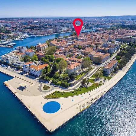 Luxury Old Town Oda ve Kahvaltı 3*