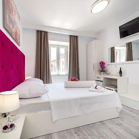 Luxury Old Town Bed & Breakfast *