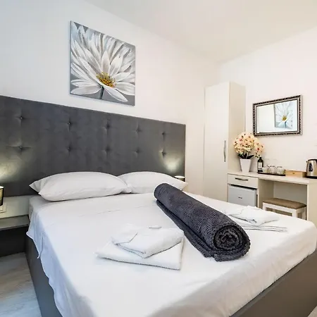 Oda ve Kahvaltı Luxury Old Town 3*