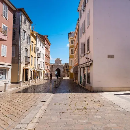 Luxury Old Town Couette-café 3*