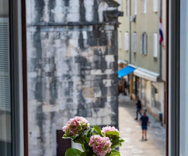 Luxury Old Town Bed & Breakfast 3*