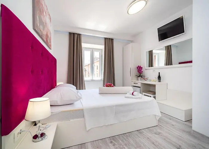 Luxury Old Town Bed & Breakfast 3*