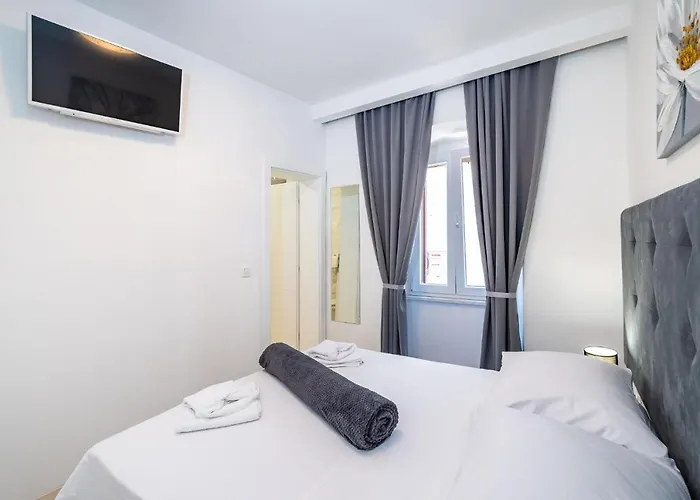 Luxury Old Town Bed & Breakfast 3*