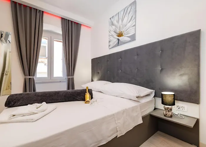 Luxury Old Town Bed & Breakfast